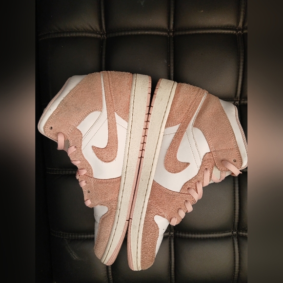 Mens Nike Air Jordan 1 Mid SE Legend Pink Size 12 Pink Suede Sneakers - Picture 4 of 11